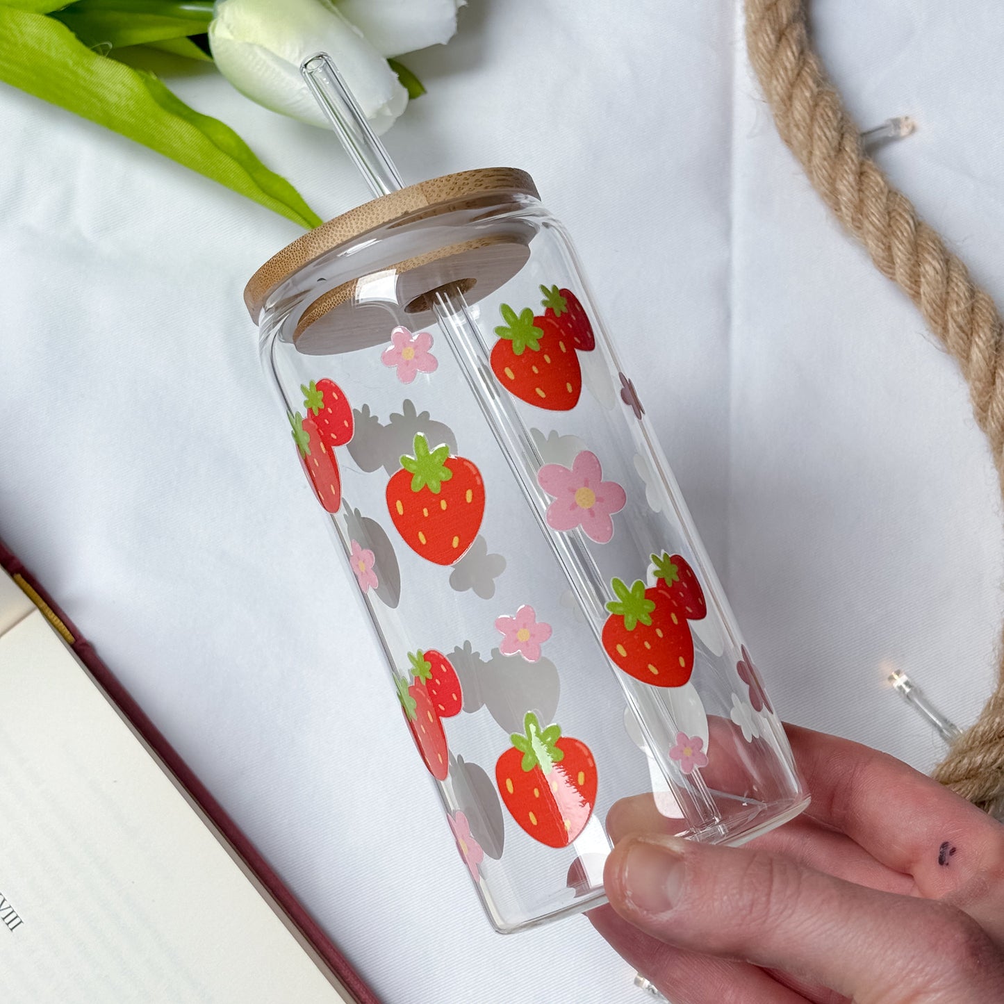 Strawberries & flowers — Gobelet en verre